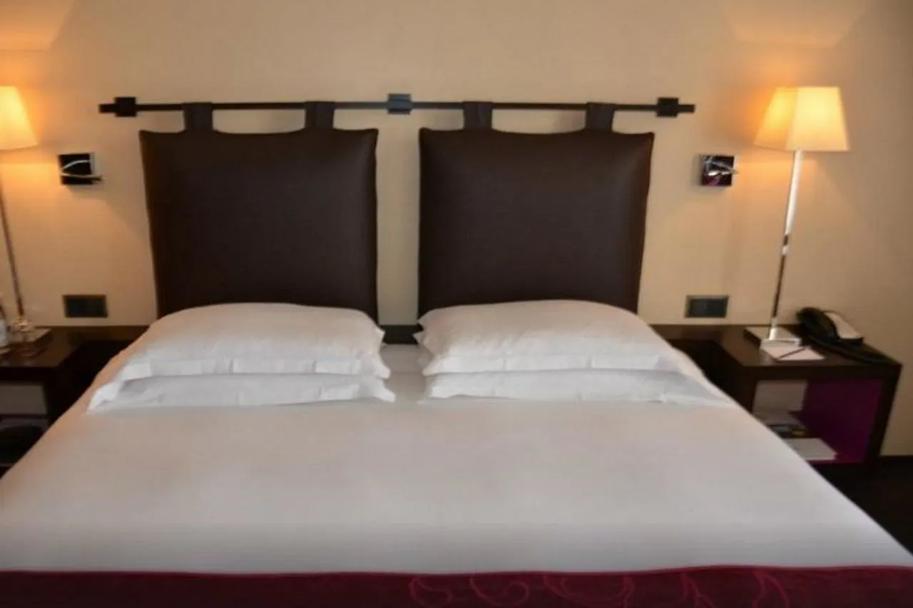Eastwest Hotel By Malone Geneva 4*,
