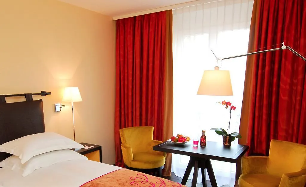 Eastwest Hotel By Malone Geneva 4*,